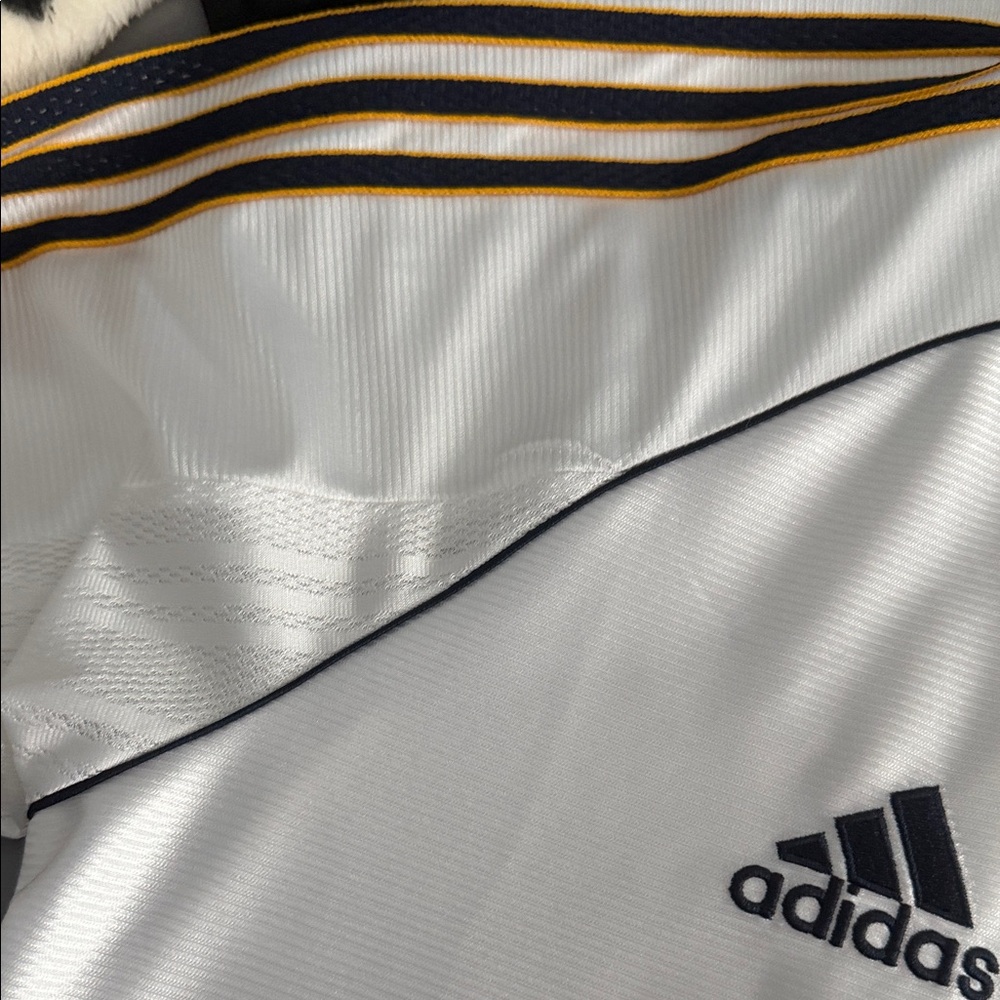 Adidas 99/00 Real Madrid White Jersey - Picture 8 of 10